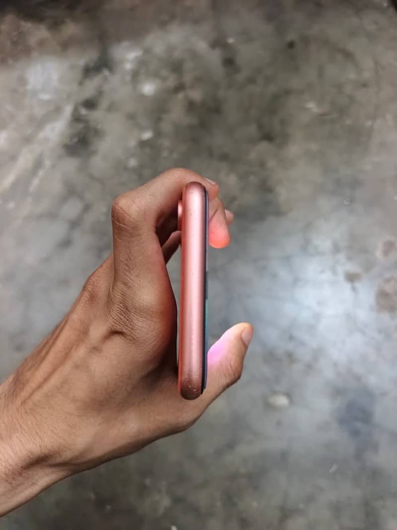 Apple iPhone XR 6