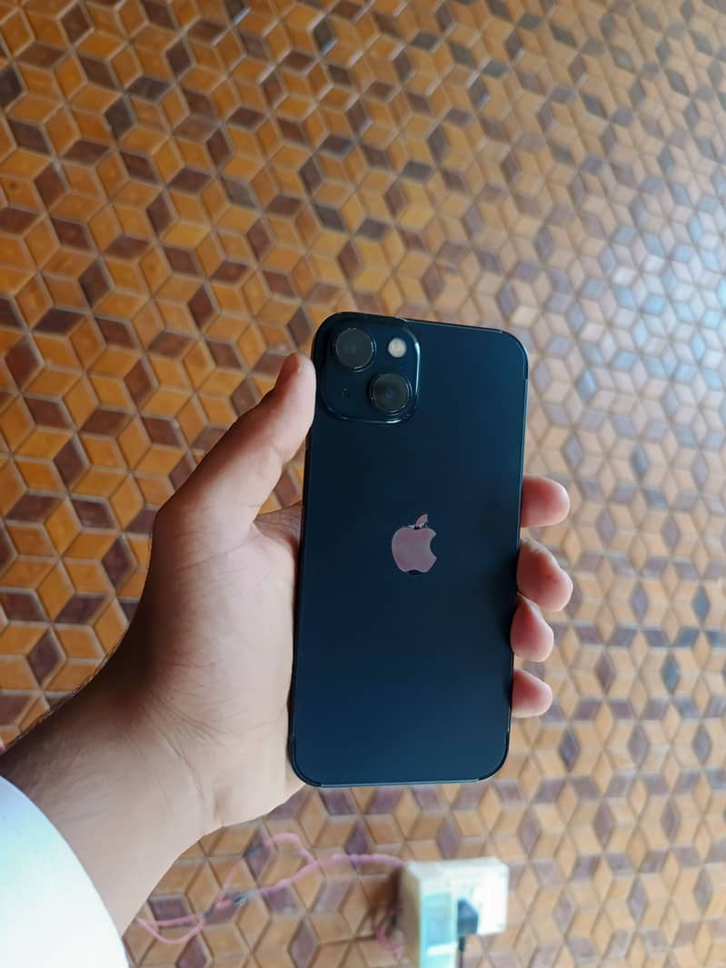 Apple iPhone 13 1