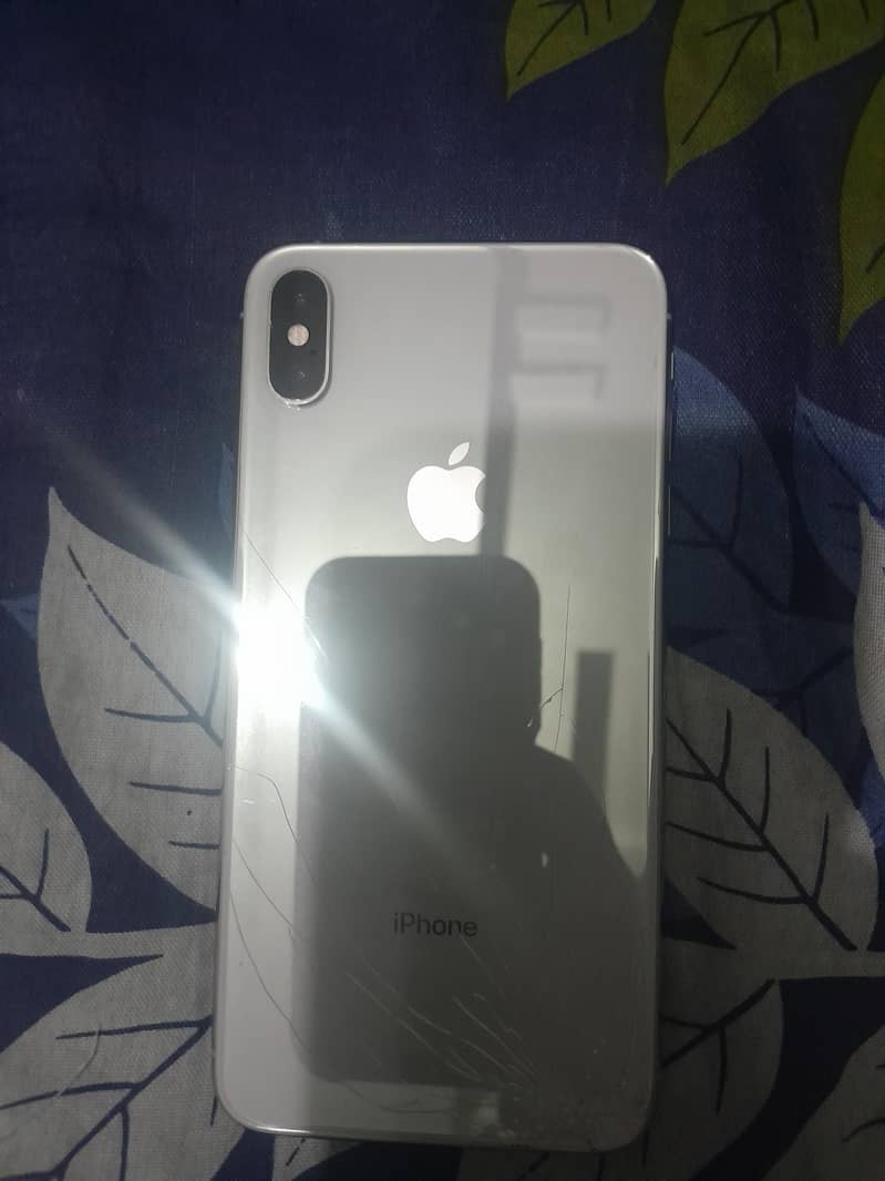 Apple iPhone XS Max 1
