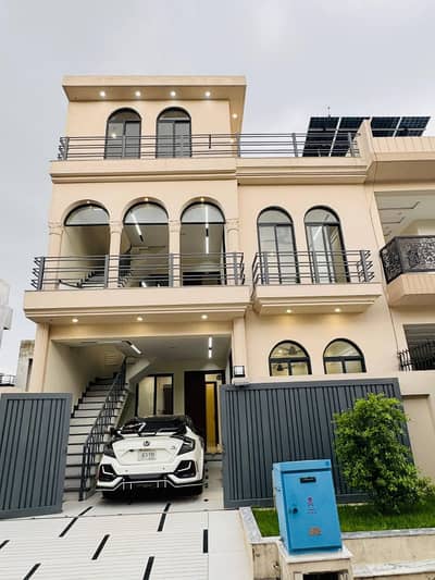 **7 Marla House for Rent in E-11, Islamabad**