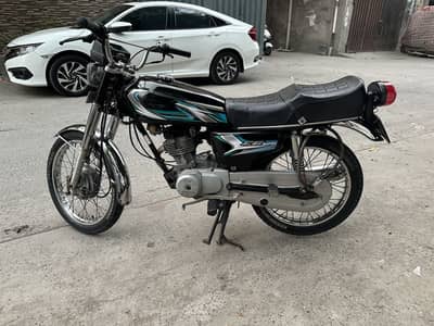 Honda cg 125 2013 model euro 2 up for sale.
