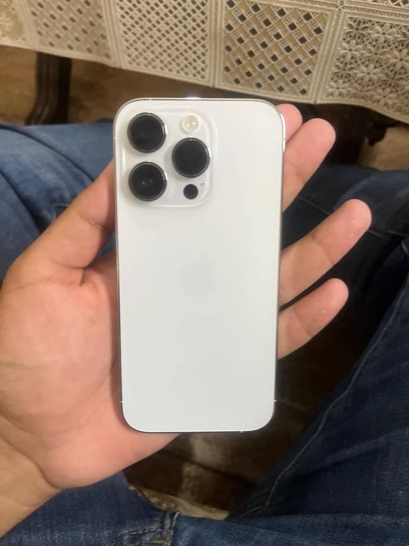 Apple iPhone 14 Pro 0