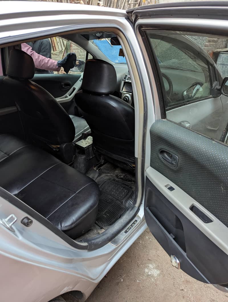 Toyota Vitz 2012 9