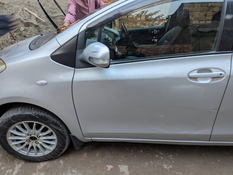 Toyota Vitz 2012 10