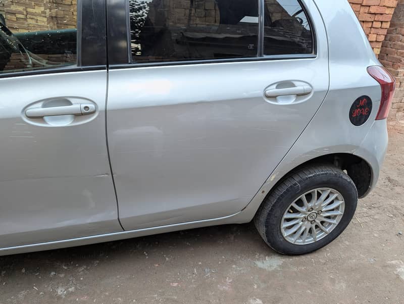 Toyota Vitz 2012 11