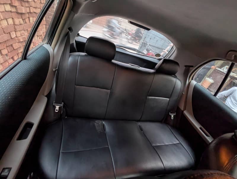 Toyota Vitz 2012 14