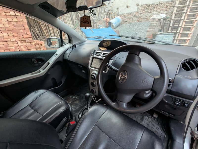 Toyota Vitz 2012 16