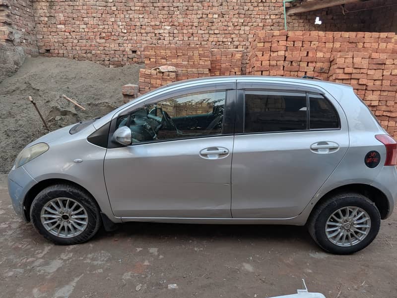 Toyota Vitz 2012 18
