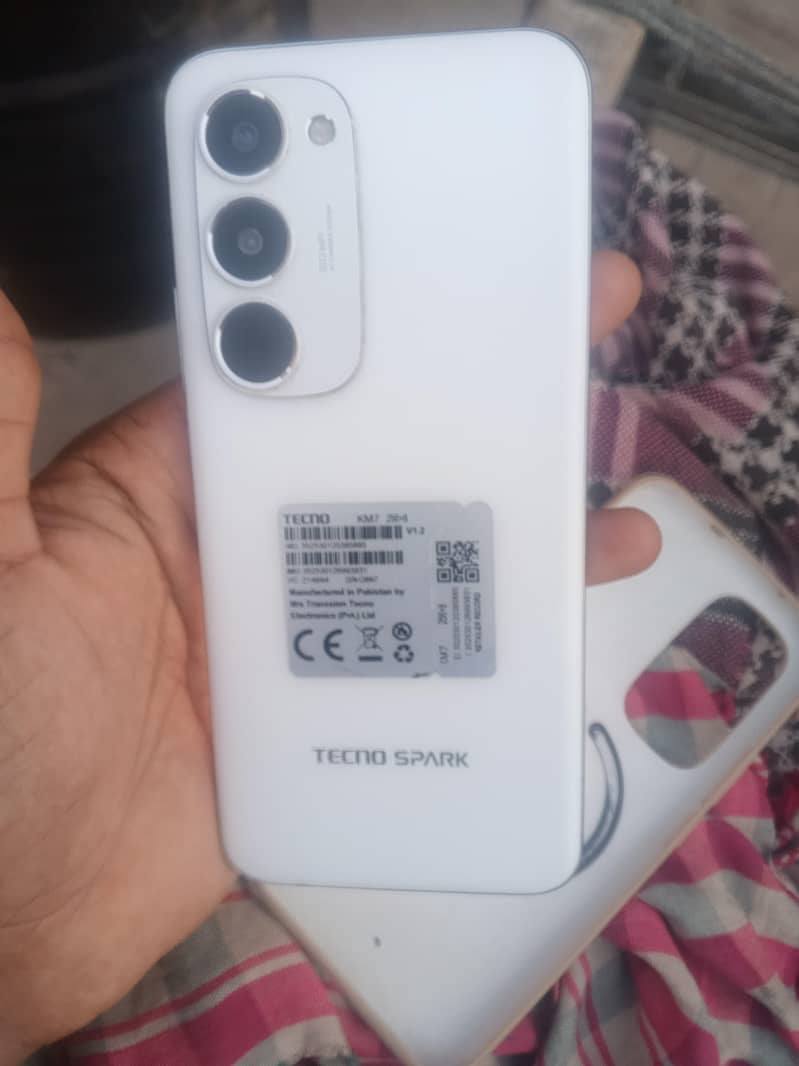 Tecno sparkl 40 Pro Plus 0