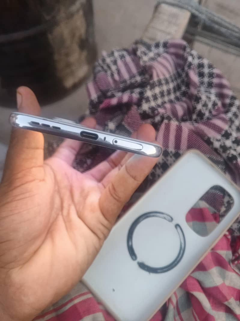 Tecno sparkl 40 Pro Plus 3