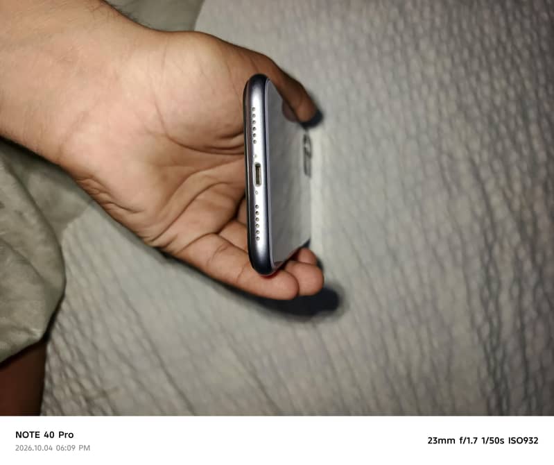 Apple iPhone 11 3