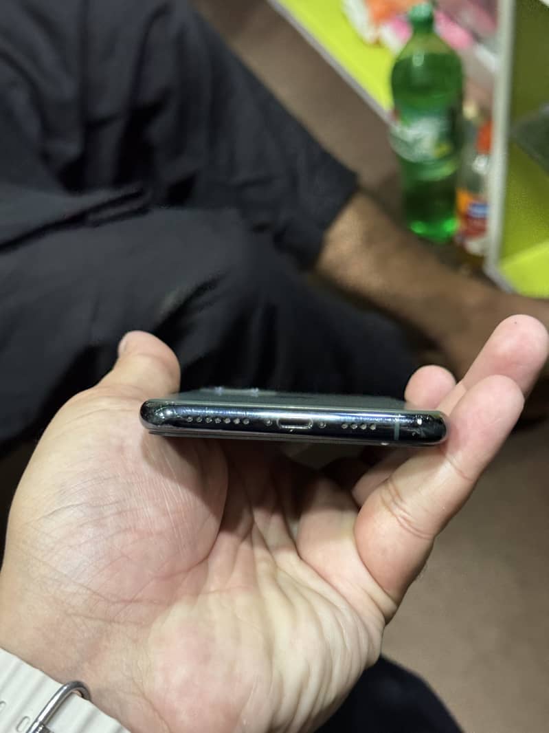 Apple iPhone 11 Pro Max 1