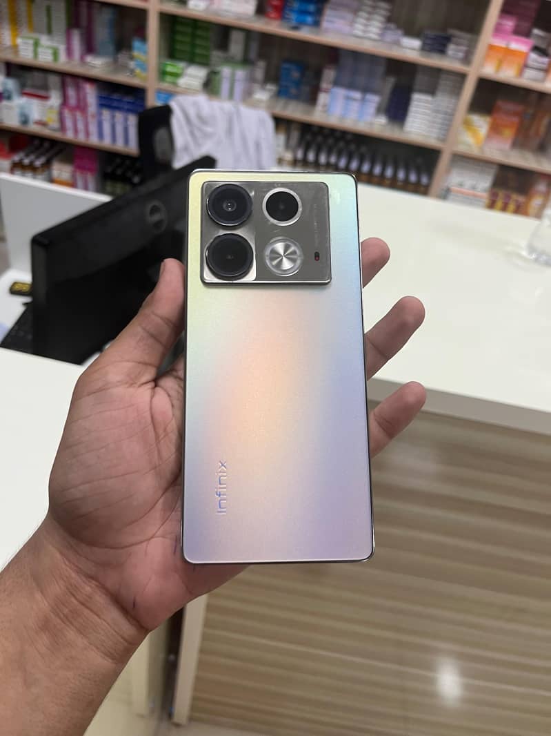 Infinix Note 40 0
