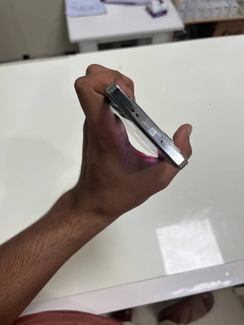 Infinix Note 40 4