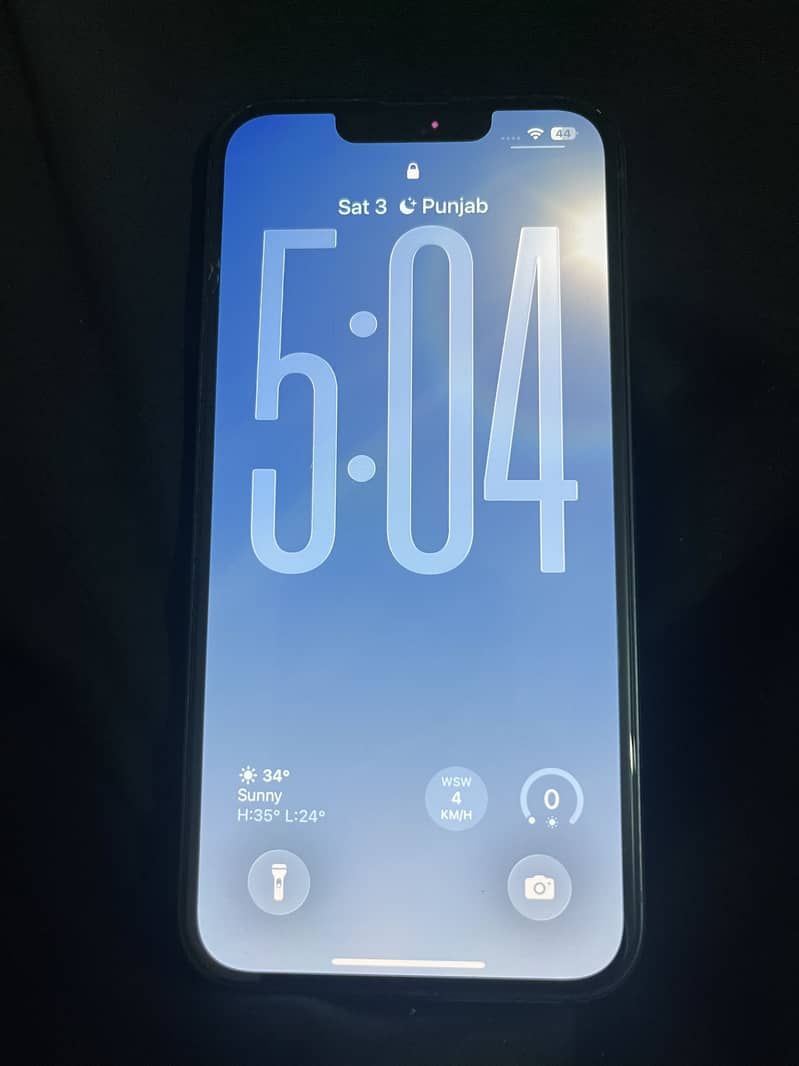 Apple iPhone 13 JV 1
