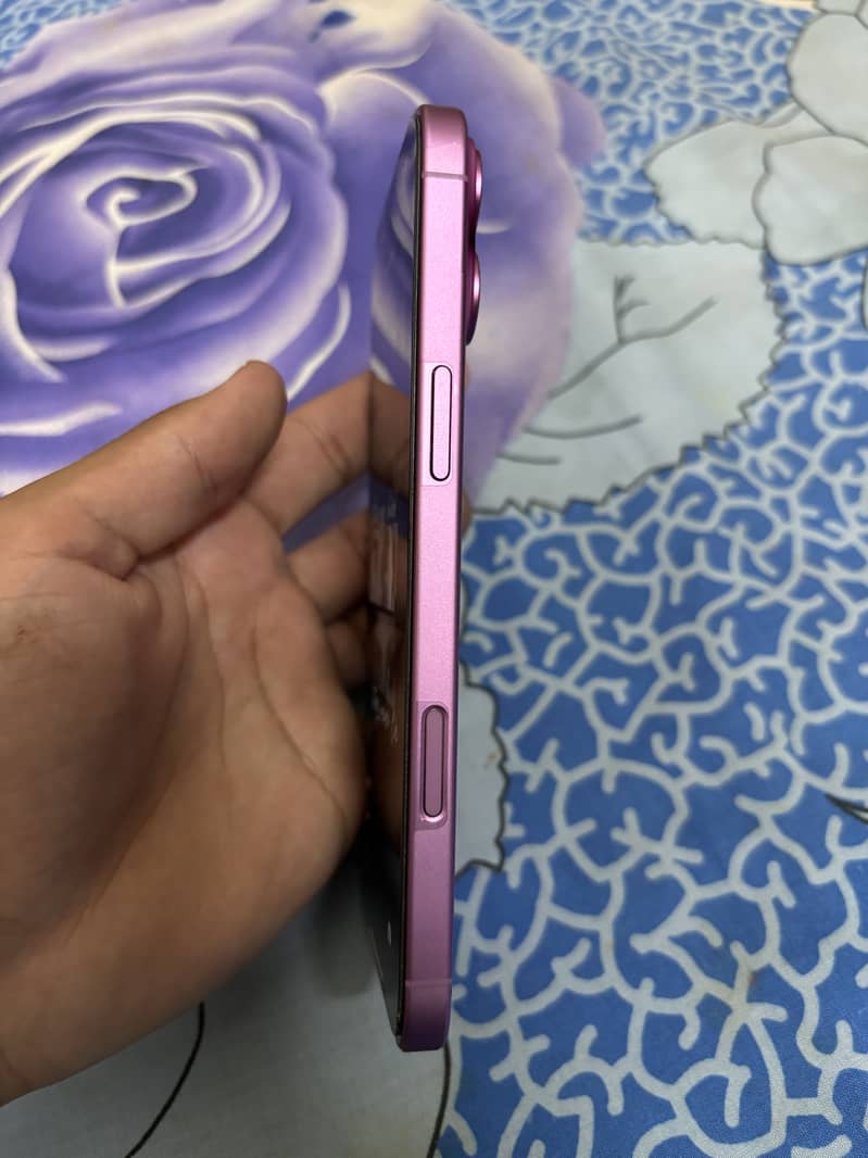 Apple iPhone 16 Plus 1