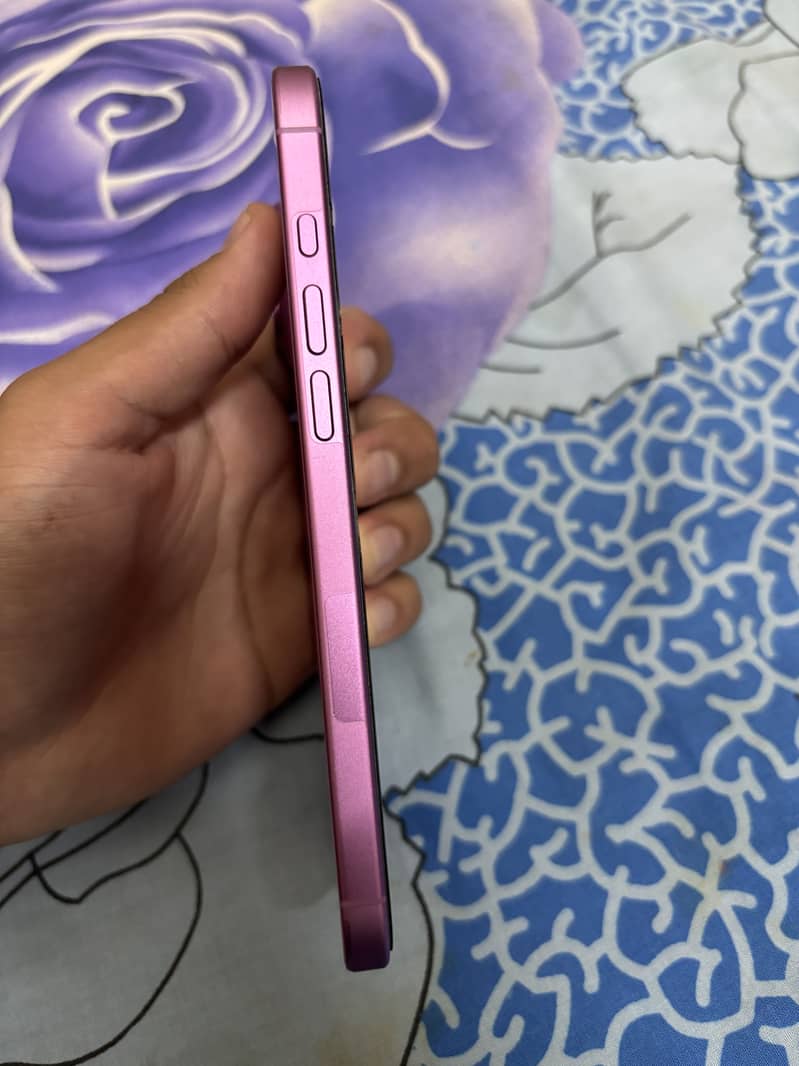 Apple iPhone 16 Plus 4