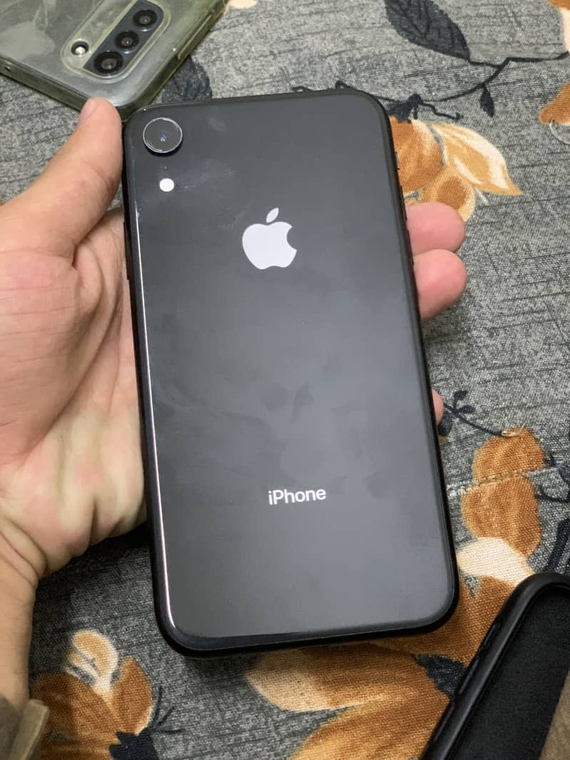Apple iPhone XR 1