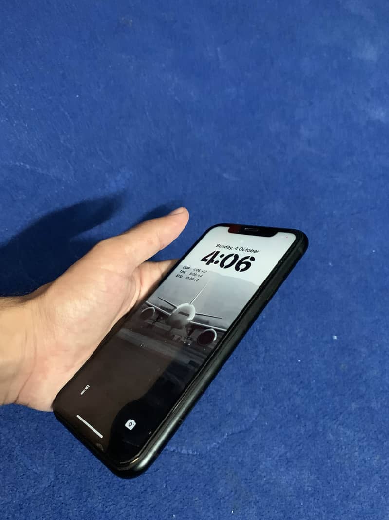Apple iPhone XR 4
