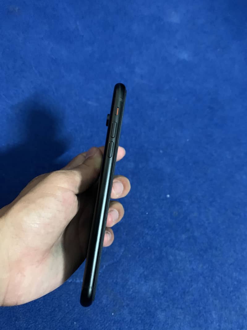 Apple iPhone XR 6