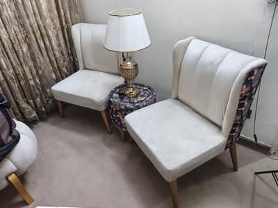 chair set + centre table for sale