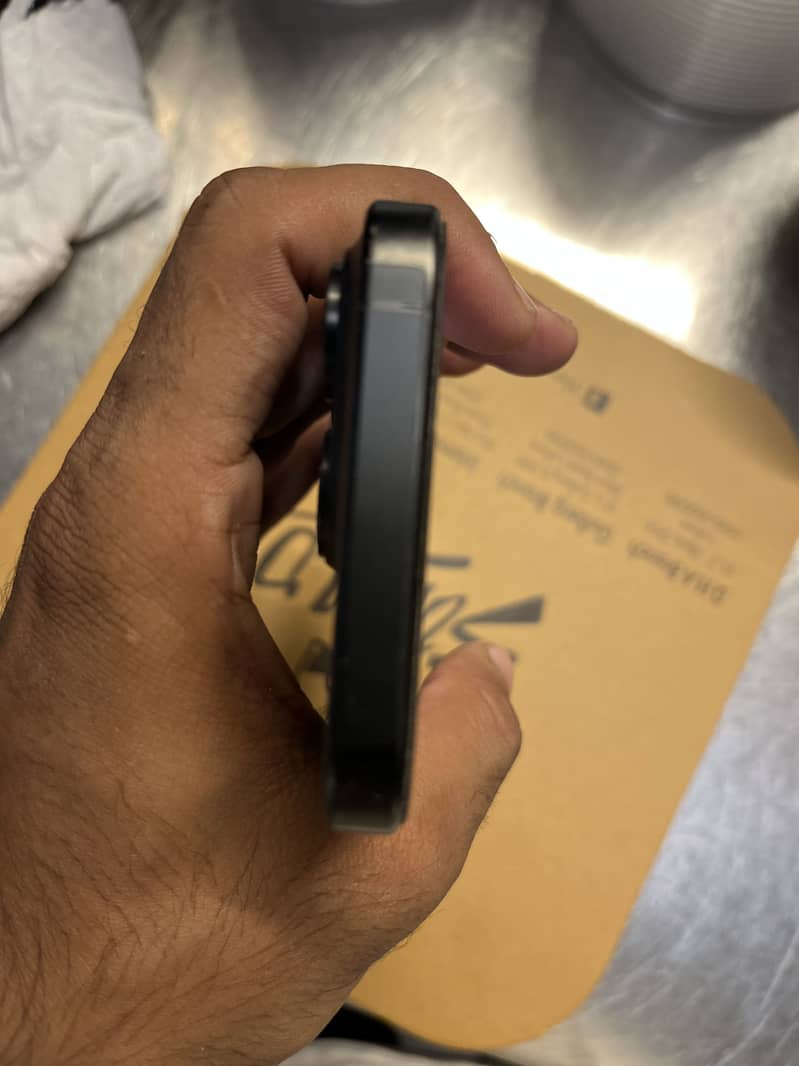 Apple iPhone 15 Pro 6