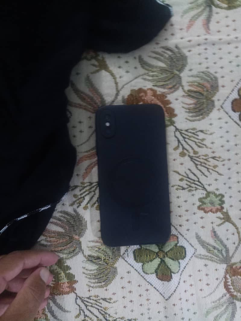 Apple iPhone X 4