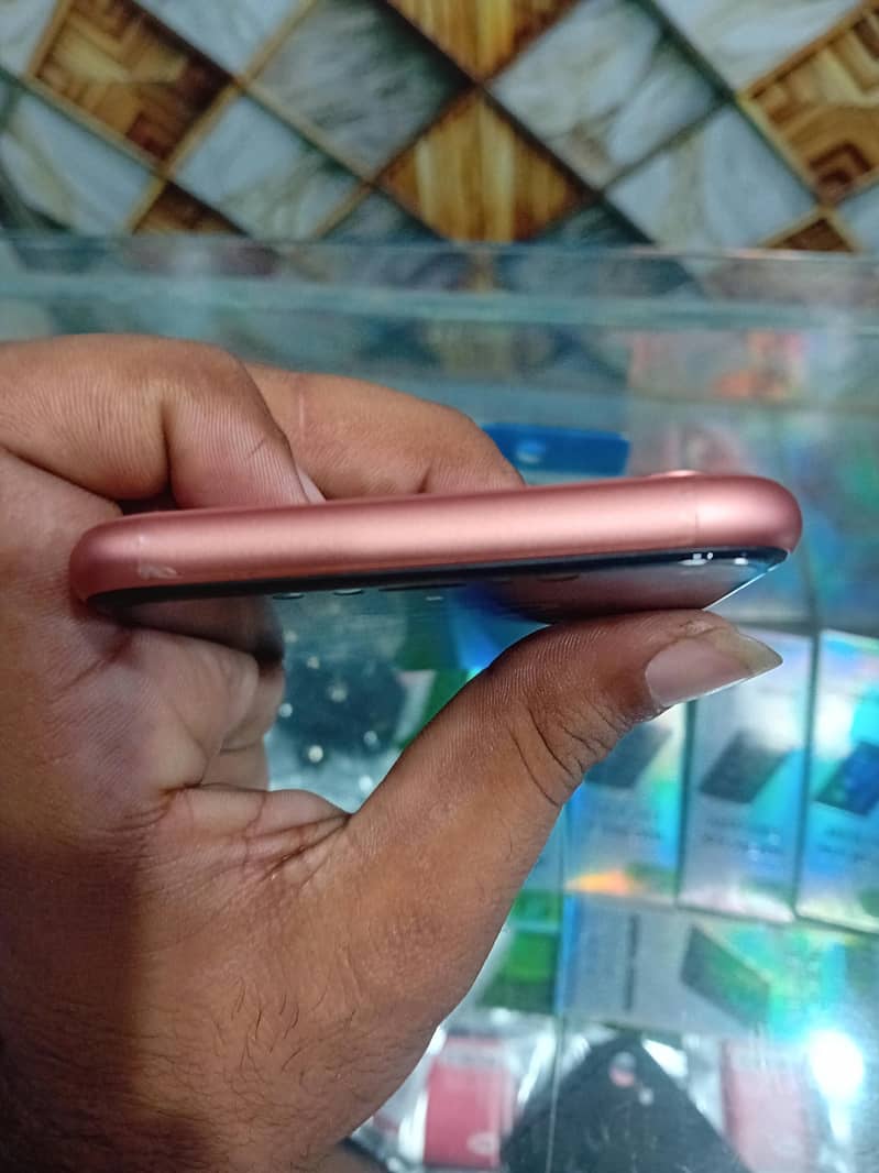 Apple iPhone XR 1