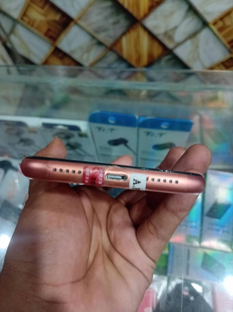 Apple iPhone XR 3