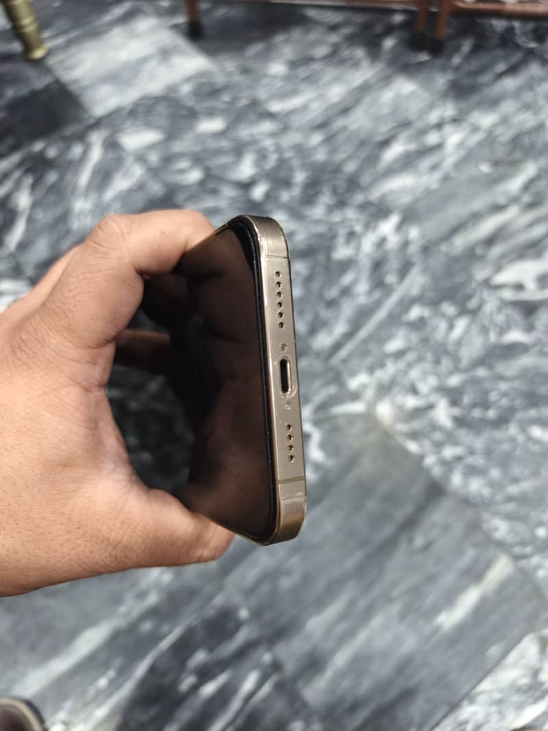 Apple iPhone 13 Pro Max 2