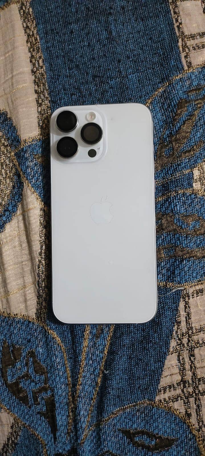 Apple iPhone 16 Pro Max 7