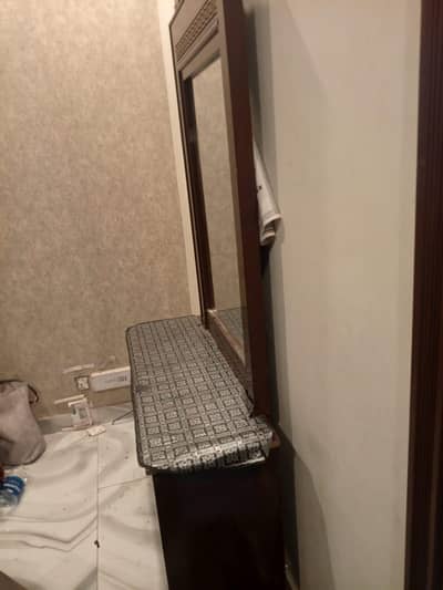 DRESSING +2 SIDE TABLE