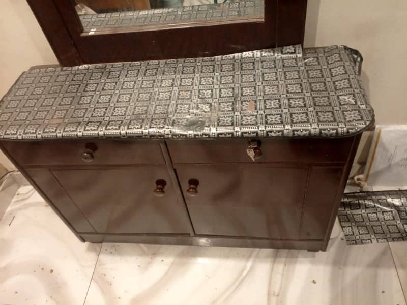 DRESSING +2 SIDE TABLE 1