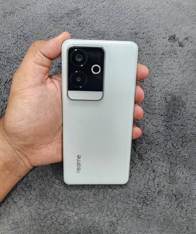 Realme GT 6  16/256  4 month sim time 9.5/10 condition waterpack