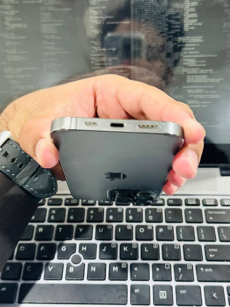 Apple iPhone 13 Pro jv 2
