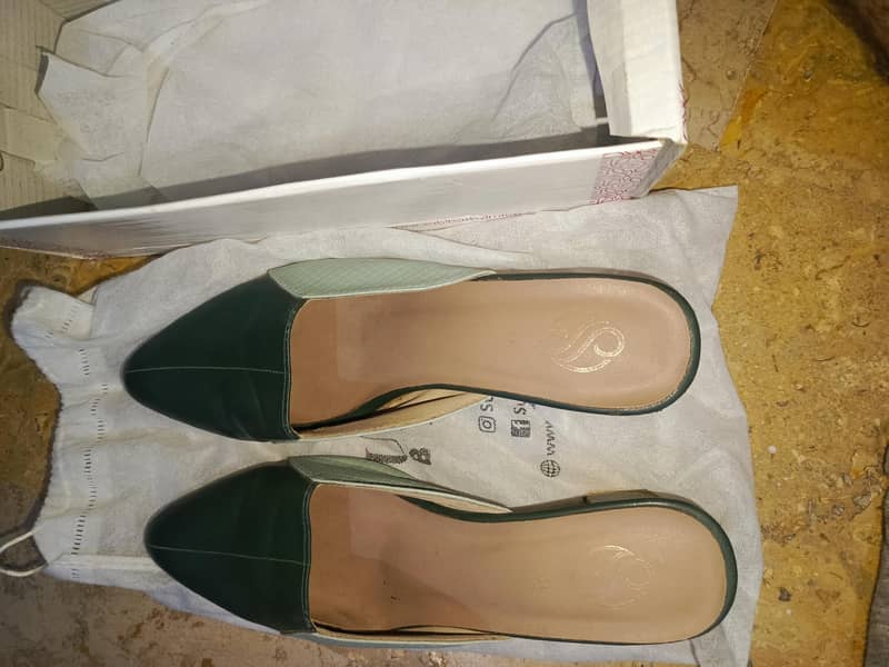 sandle 1