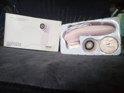 Electric Facial Cleansing Brush | 3 Brush Heads | USB Rechargeable
