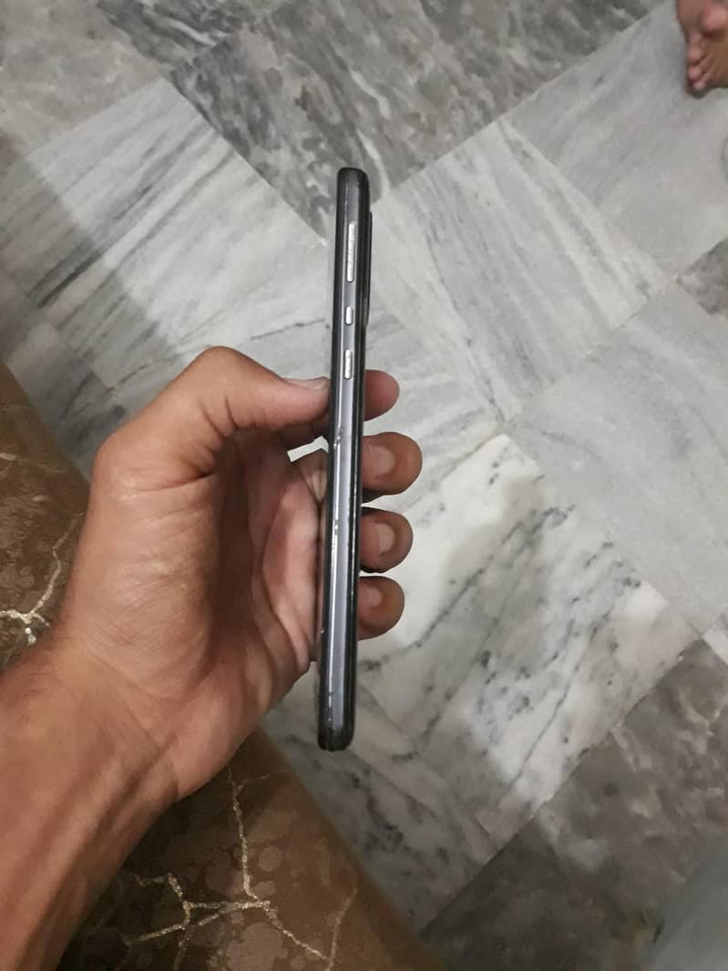 Sharp Aquos Zero 5g basic , 4/64 , official pta 4