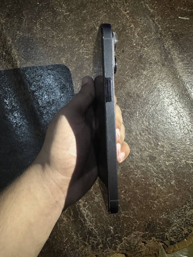 Apple iPhone 14 Pro Max 0