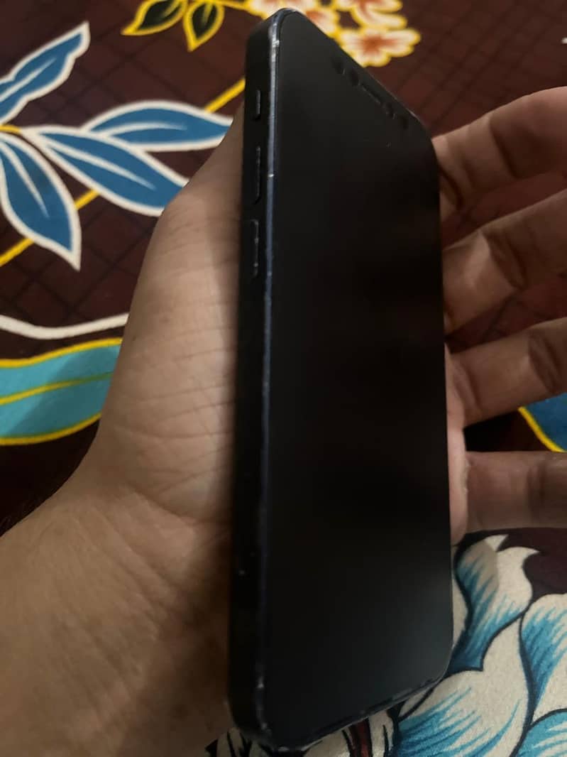Apple iPhone 12 mini 1
