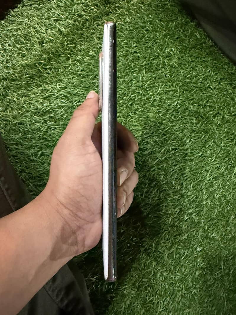 Vivo V30e 5