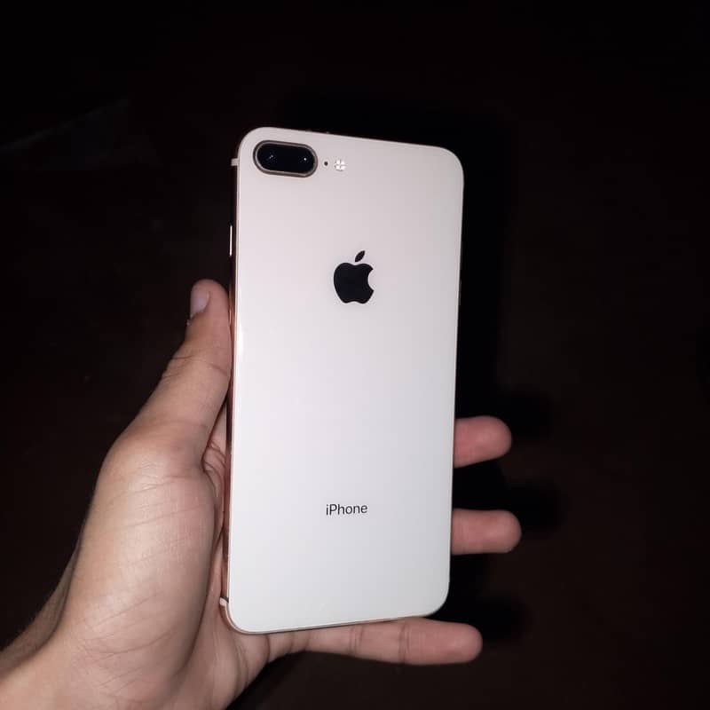 Apple iPhone 8 Plus 0