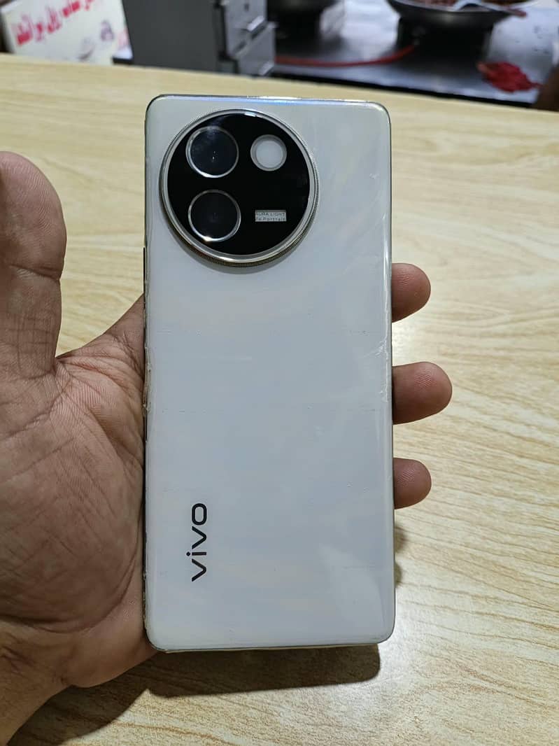 Vivo V30e 0