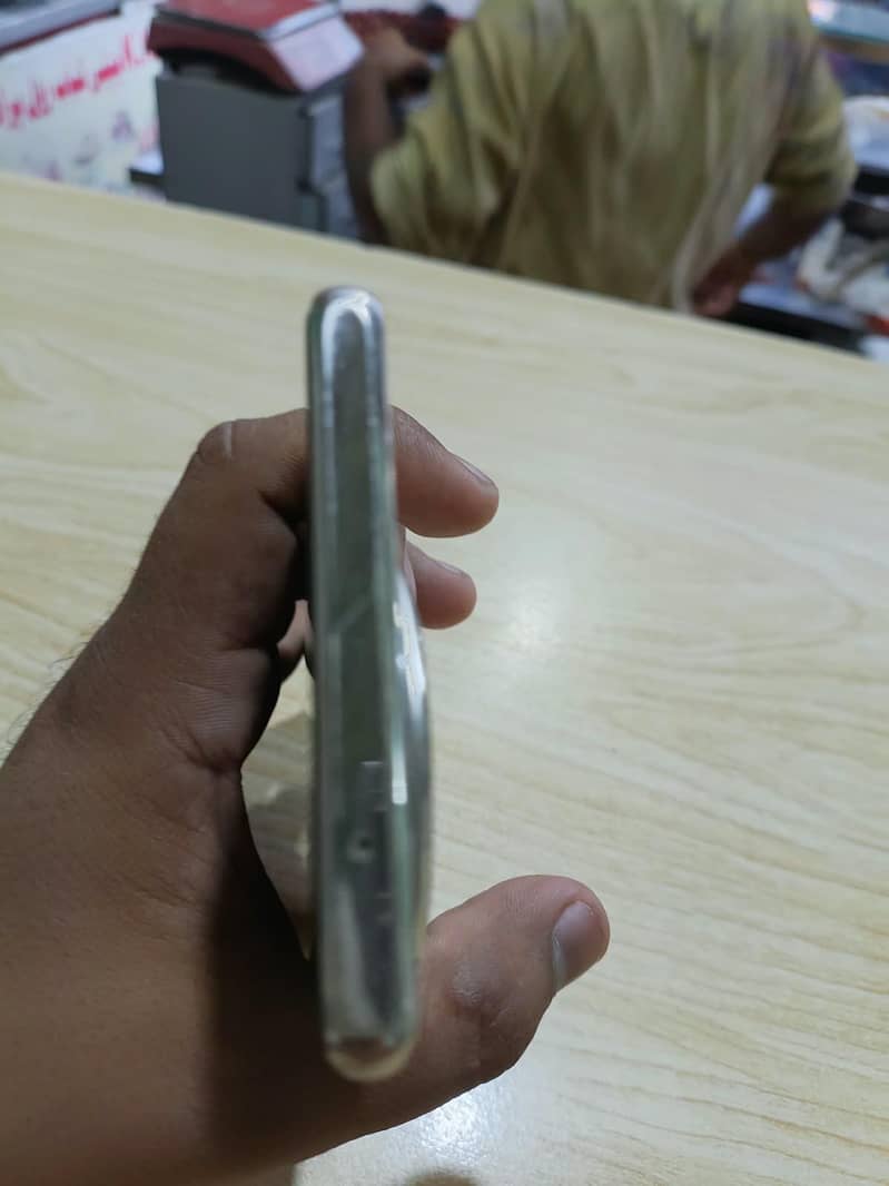 Vivo V30e 5