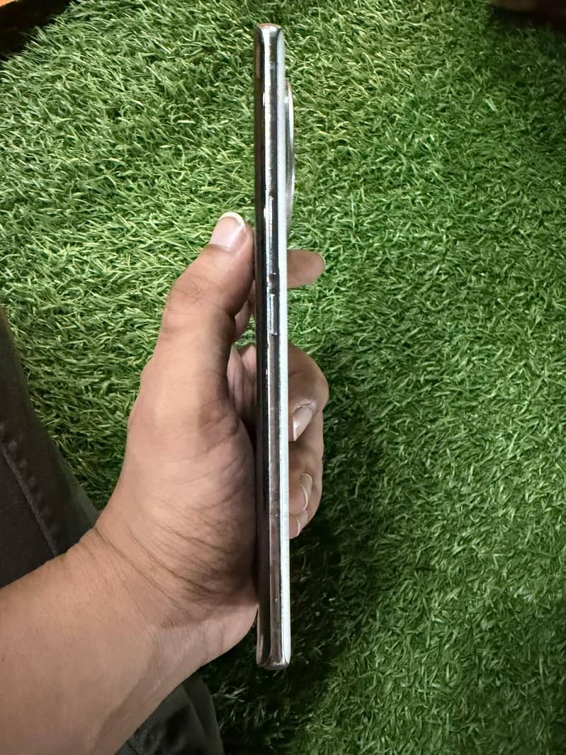 Vivo V30e 1