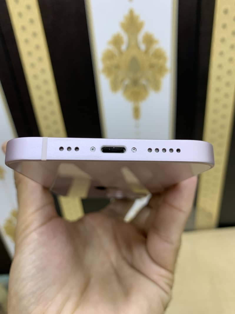 Apple iPhone 13 4