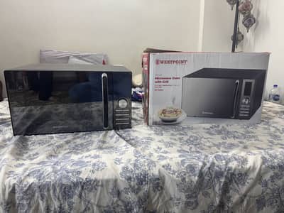 Deluxe Microwave Oven With Grill