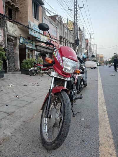 Honda pridor 100 CC  03186142439 whatsapp