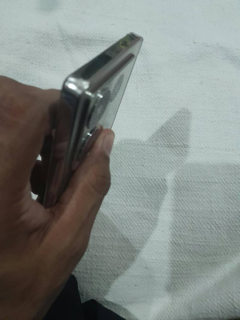 Infinix Note 40 4