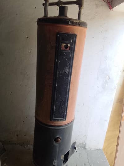 URGENT SALE GAS GEYSER 35 Gallon - New Tank conditation 10/10 -no leak